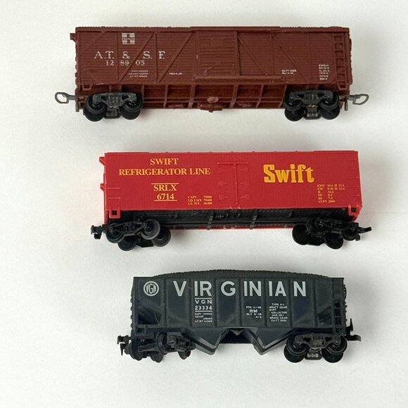 Vintage HO Scale Train Cars Lot Swift Virginian ATSF Railcars Toy Collectibles - Picture 1 of 6